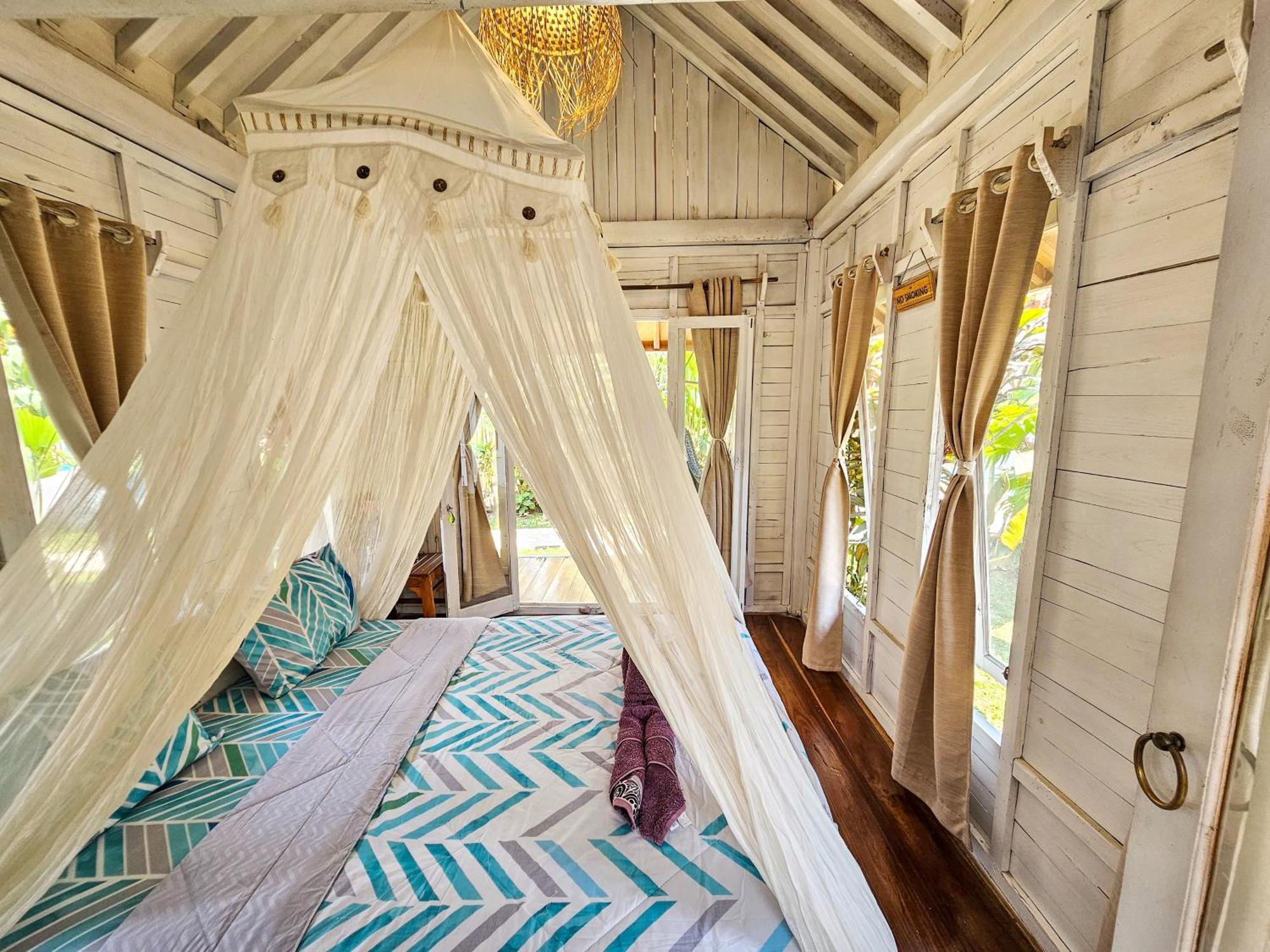 Janur Bungalow Магеланг Экстерьер фото