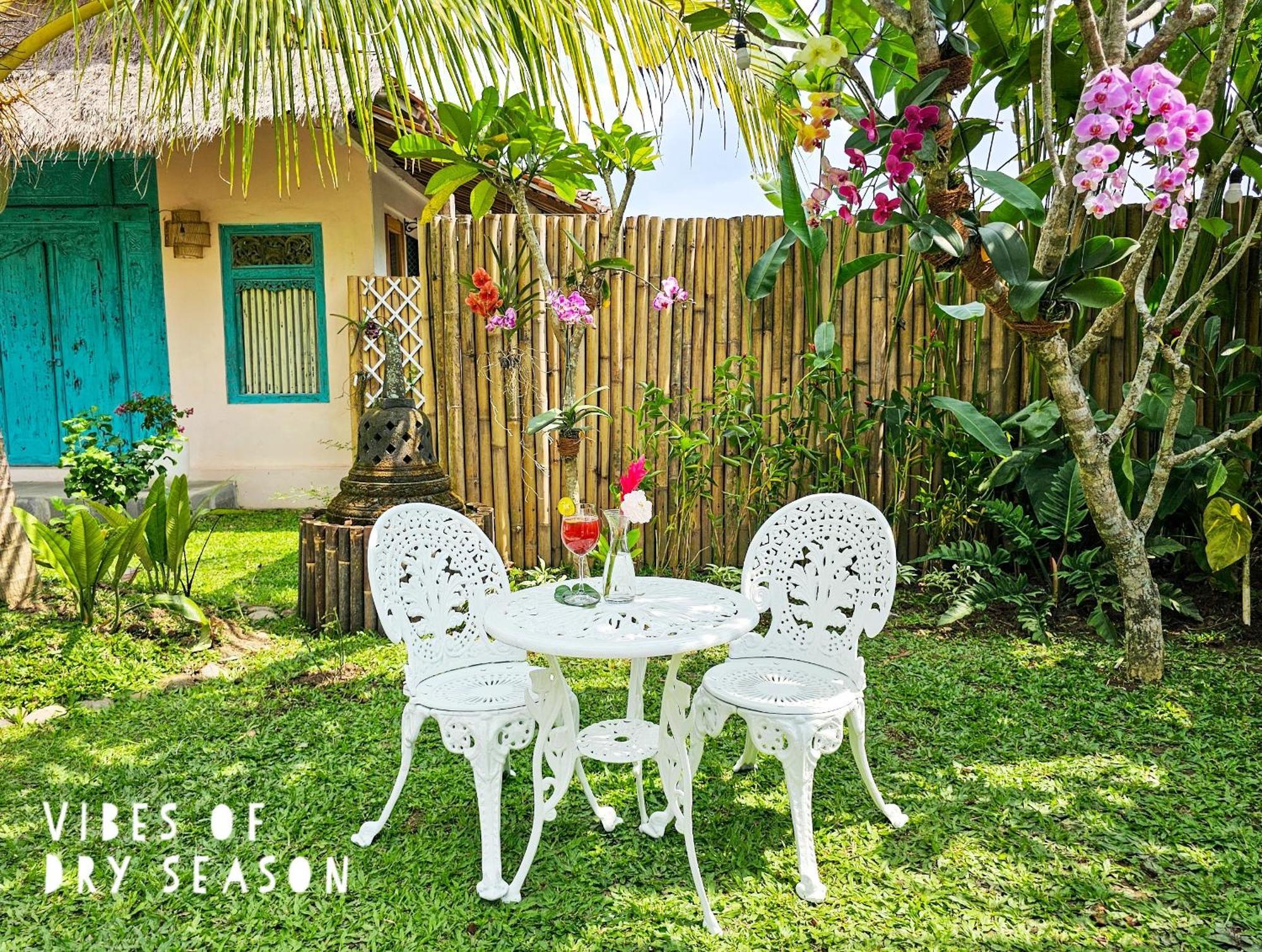 Janur Bungalow Магеланг Экстерьер фото