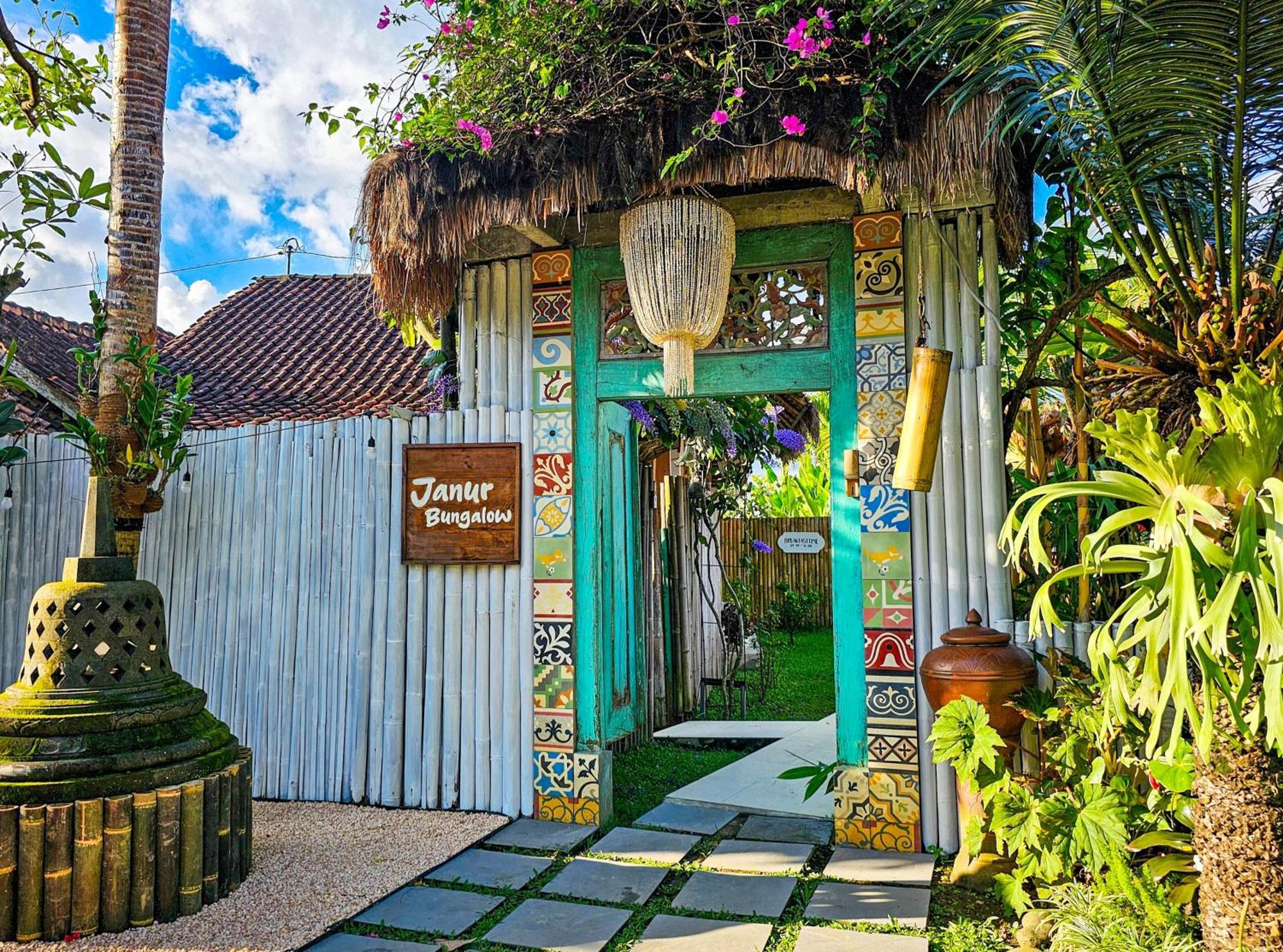 Janur Bungalow Магеланг Экстерьер фото